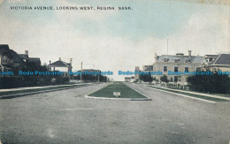 R032409 Victoria Avenue. Looking West. Regina. Sask. B. Hopkins - Welt