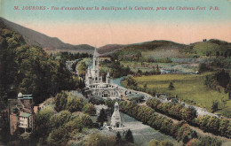 LOURDES - VUE D ENSEMBLE SUR LA BASILIQUE ET LE CALVAIRE PRISE DU CHATEAU FORT - Lourdes