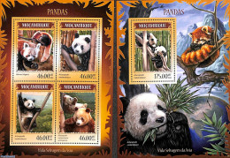 Mozambique 2014 Panda's 2 S/s, Mint NH, Nature - Animals (others & Mixed) - Mosambik