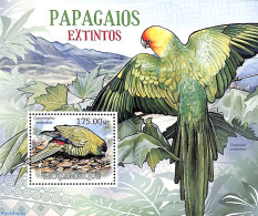 Mozambique 2012 Extinct Parrots S/s, Mint NH, Nature - Birds - Parrots - Mosambik