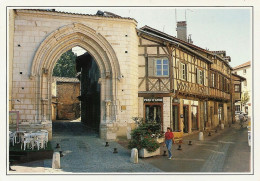 *CPM  - 01 - BOURG EN BRESSE -  La Porte Des Jacobins - Maison à Pans De Bois Et Encorbellement - Autres & Non Classés