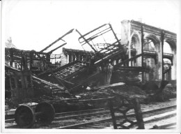 Grande Photo SNCF Gare De Boulogne Intérieur Destruction Seconde Guerre Mondiale WW2 24x18 Cm Animée - Treni