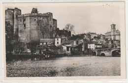 150 DEPT 44 : édit. Artaud Père Et Fils N 39 : Clisson Le Château Et L'église Sur Les Bords De La Sèvre - Clisson