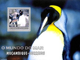 Mozambique 2002 Penguin S/s, Mint NH, Nature - Birds - Penguins - Mozambique