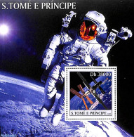 Sao Tome/Principe 2003 Space Exploration S/s, Mint NH, Transport - Space Exploration - São Tomé Und Príncipe