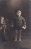Foto Cartolina D'epoca - Tematica Bambini  Con Giocattolo - Personnes Anonymes