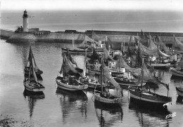 17 île D'Oléron  Le Port De LA COTINIERE Sardiniers Au Repos Carte Vierge Non Circulé (Scans R/V) N° 57 \MO7001 - Saint-Pierre-d'Oleron