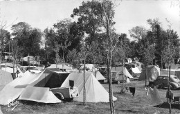 17 La Brée-les-Bains La Plage île D'Oléron Les Campings Carte Non Voyagé (Scans R/V) N° 17 \MO7002 - Ile D'Oléron