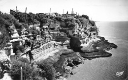 17  MESCHERS SUR GIRONDE LES BAINS Au Bord De Mer Grotte Des Fontaines (Scans R/V) N° 79 \MO7003 - Meschers