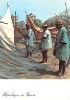 République De Guinée  CONAKRY  Ramendeurs Ravaudeur Vierge Non Circulé (scan R/V) N° 22 \MO7005 - French Guinea