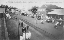 GUINEE Française Conakry  Une Fête De Fleurs Carte Vierge Non Circulé Konakry Guinéa (Scans R/V) N° 66 \MO7006 - French Guinea