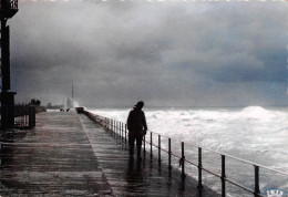 76 LE HAVRE Le Port Tempête Sur La Digue Nord (Scans R/V) N° 34 \MO7017 - Haven