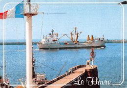 76 LE HAVRE Le Port Départ D'un Cargo (Scans R/V) N° 33 \MO7017 - Portuario