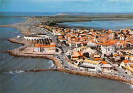 SAINTES MARIES De La MER Vue Générale Par Avion  Non Circulé (scan R/V) N° 37 \MO7021 - Saintes Maries De La Mer