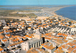 SAINTES MARIES De La MER Vue Générale Aérienne De La Ville Et L'église Non Circulé (scan R/V) N° 39 \MO7021 - Saintes Maries De La Mer