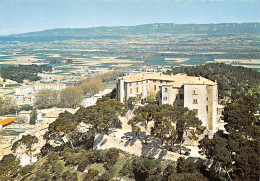 13 MEYRARGUES - VUE PANORAMIQUE ET SON CHÂTEAU  Carte Vierge Non Circulé (scan R/V) N° 4 \MO7023 - Meyrargues