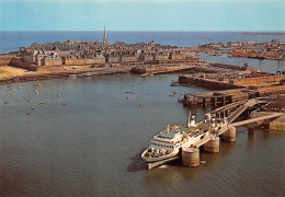 35 Saint Malo Le Car-ferry De Plymouth Carte Vierge Non Circulé (scan R\V ) N° 7 \MO7024 - Saint Malo