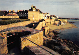 35 SAINT MALO Dernier Reflets De Solel Sur Les Remparts  Carte Vierge Non Circulé (Scan R/V ) N° 23 \MO7025 - Saint Malo