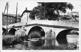 63 THIERS Le Pont Du Moutier  (Scans R/V) N° 90 \MO7043 - Thiers