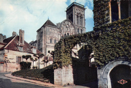 89 VEZELAY  La Basilique Et La Maison Romane Carte Vierge Non Circulé édition CD (Scans R/V) N° 47 \MO7044 - Vezelay