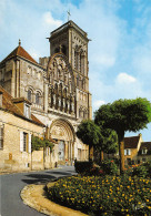 89 VEZELAY La Basilique  La Façade De Viollet Le Duc Carte Non Circulé éditions Valoire (Scans R/V) N° 5 \MO7045 - Vezelay