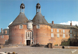 89 SAINT FARGEAU Le Chateau Tours De Bar Et De Toucy  Non Circulé éditions Valoire (Scans R/V) N° 56 \MO7045 - Saint Fargeau