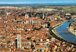 AUXERRE Vue Du Ciel Carte Vierge Non Circulé éditions Valoire (Scans R/V) N° 38 \MO7048 - Auxerre