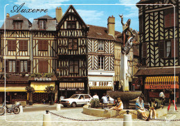 AUXERRE Chocolatier Armurerie Charcuterie Fleuriste Place Cadet Rousel éditions Valoire (Scans R/V) N° 42 \MO7048 - Auxerre