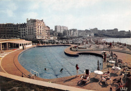 64 BIARRITZ Terrasse De La Piscine Et Hotel Du PALAIS Carte Vierge Non Circulé éditions Iris (Scans R/V) N° 43 \MO7060 - Biarritz