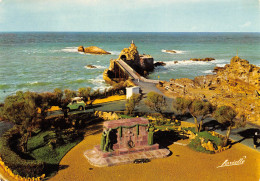 64 BIARRITZ  Vue Générale Aérienne Rocher De La Vierge Carte Vierge Non Circulé éditions Laviel(Scans R/V) N° 64 \MO7060 - Biarritz