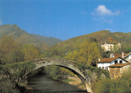 64 Saint-Étienne-de-Baïgorry Le Pont Romain Carte Vierge Non Circulé éditions Lavielle (Scans R/V) N° 3 \MO7063 - Saint Etienne De Baigorry