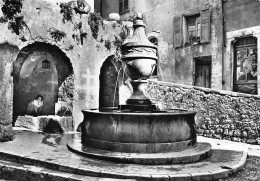 06 SAINT PAUL DE VENCE La Fontaine éditions Real (scans R/V) N° 31 \MO7065 - Saint-Paul