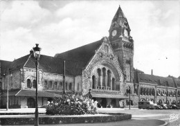 57 METZ La Gare Centrale   éditions Poll  N° 25 \MO7067 - Metz