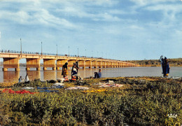 MALI Ex Soudan Français BAMAKO Lavandières Et Pont Sur Le Niger Carte Vierge Non Circulé  (Scans R/V) N° 56 \MP7104 - Mali