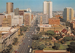 RSA Southern Africa DURBAN Natal Main Thoroughfare  édition PTY à DURBAN (Scans R/V) N° 64 \MP7109 - Afrique Du Sud