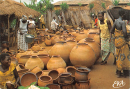 TOGO Lomé  Marché D'AKODESSEWA Poteries éditions Ekadi (2 Scans) N° 16 \MP7113 - Togo