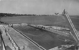 SENEGAL DAKAR La Piscine Olympique Du Lido Trés Beau Timbre Au Dos  éditions Cerbelot  (Scan R/V) N° 10 \MP7118 - Senegal