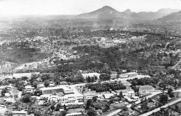 CAMEROUN YAOUNDE Vue Aérienne  édition Hoa-Qui Messager  Carte Vierge Non Voyagé (Scan R/V) N° 71 \MP7120 - Kameroen