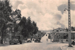 CAMEROUN YAOUNDE Le Centre Commercial Carte Vierge Non Circulé édition FOURNIER (Scan R/V) N° 47 \MP7120 - Kameroen