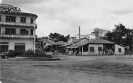 CAMEROUN YAOUNDE Le CENTRE édition REMOND Carte Vierge Non Circulé (Scan R/V) N° 37 \MP7120 - Kamerun