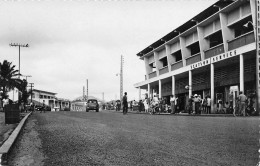 CAMEROUN YAOUNDE Station Service Du CENTRE Commercial édition REMOND Carte Vierge Non Circulé (Scan R/V) N° 39 \MP7120 - Camerún