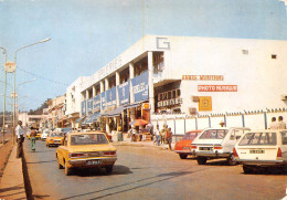 CAMEROUN YAOUNDE Avenue KENNEDY Carte Vierge Non Circulé édition IMA (Scan R/V) N° 31 \MP7120 - Kamerun