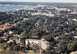 CAMEROUN DOUALA Vue Aérienne De L'hotel Des Cocotiers éditions Hoa-Qui  (Scan R/V) N° 11 \MP7121 - Kamerun