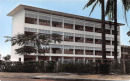 CAMEROUN DOUALA Batiment Du Nouveau Lycée éditions Remond Carte écrite (Scan R/V) N° 14 \MP7121 - Camerún