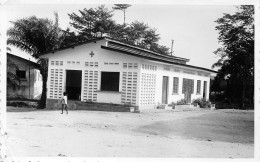 CAMEROUN DOUALA Le Dispensaire Protestant Photo Format Cpa 13,7 X 8,8cm (Scan R/V) N° 17 \MP7121 - Cameroun