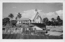 CAMEROUN DOUALA L'église PROTESTANTE  Format Cpa 13,7 X 8,8cm Photo PAULEAU (Scan R/V) N° 18 \MP7121 - Cameroun