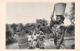 Cameroun Yoko L'Eau Arrive Pour Les Briques  éditions Jean Bernard Carte Vierge Non Voyagé (Scan R/V) N° 3 \MP7122 - Cameroun