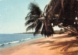 CAMEROUN KRIBI Plage De Londji  Photo Sinet  (Scan R/V) N° 15 \MP7122 - Kamerun