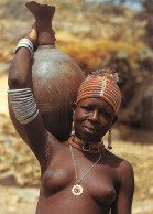 CAMEROUN OUDJILLA Porteuse D' Eau Femme Seins Nus Podokwo  Desnudo Nudi Top-Less Naked Nude (Scan R/V) N° 18 \MP7123 - Cameroun