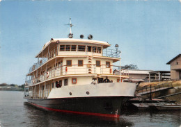 CONGO Brazzaville Bateau En Bois Construit à Chacona Sur Le Fleuve Kouilou  Beau Timbre Au Dos  (Scan R/V) N° 16 \MP7126 - Brazzaville